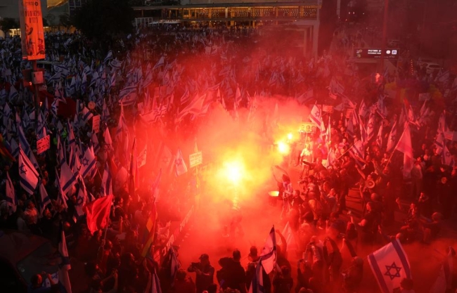 İsrail'de protestolar şiddetlendi