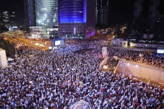 İsrail'de protestolar şiddetlendi