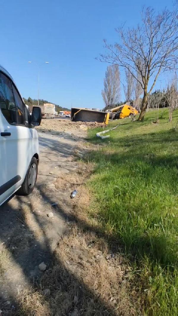 TEM'de korkutan kaza: Ölü ve yaralılar var