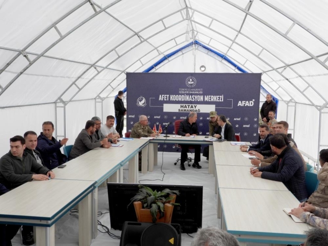 Bakan Akar: "Hiçbir vatandaşımız yalnız değildir"