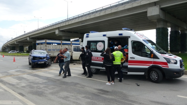 Kamyonet otomobille çarpıştı: 1 yaralı