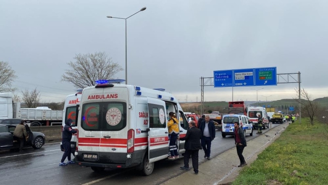 Otomobil TIR'ın altına girdi: Kazada can pazarı yaşandı