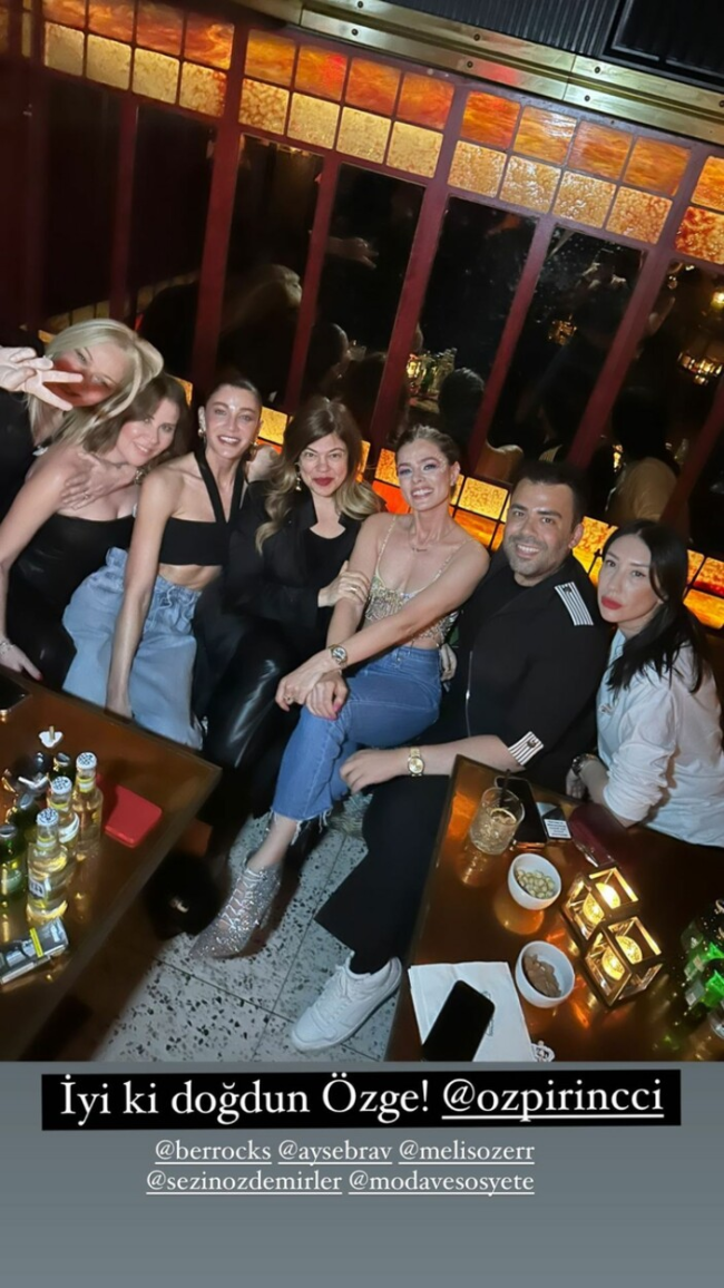 Yeni yaşını ünlü dostlarıyla kutladı