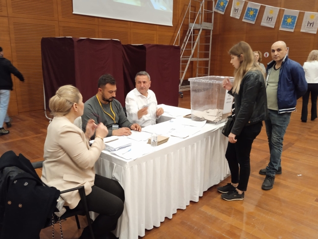 İYİ Partililer sandık başında