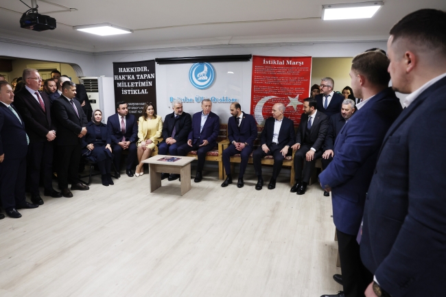 Cumhurbaşkanı Erdoğan'dan, Bağcılar Ülkü Ocakları'na ziyaret