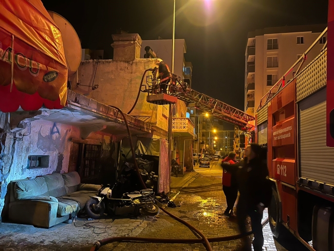 Sahur vakti çıkan yangın panik yaşattı