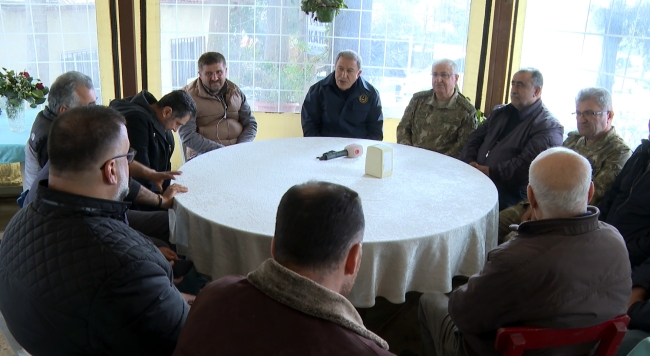 Bakan Akar Hatay'ın Samandağ ilçesini ziyaret etti