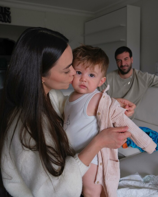 Genç çiftten aile pozları