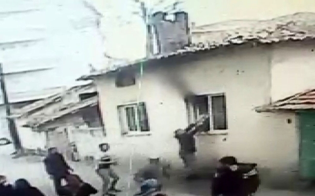 Yaşlı adam yangına uykuda yakalandı