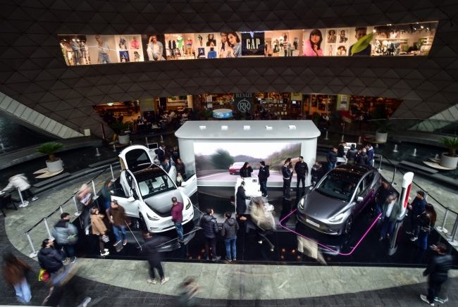 Tesla araçlara yoğun ilgi