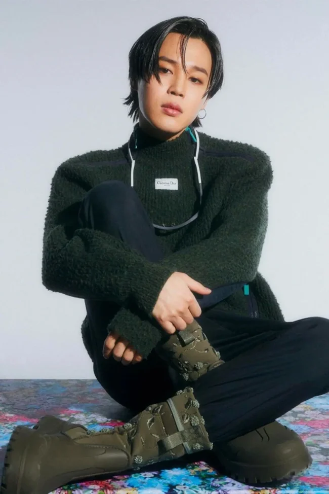 Jimin müzik listelerinde zirveye yerleşen ilk Güney Koreli