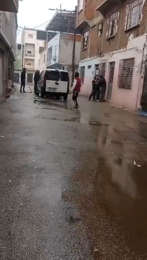 Bursa'da alacak-verecek kavgası kameraya yansıdı