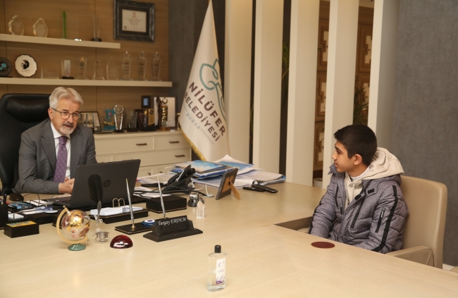 Depremzede atlet artık Nilüfer Belediyespor için koşacak