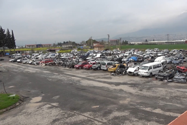Felaketin boyutu bu mezarlıkta gözler önüne serildi
