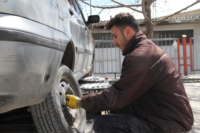 Zorunluluk kalktı lastikçiler doldu taştı