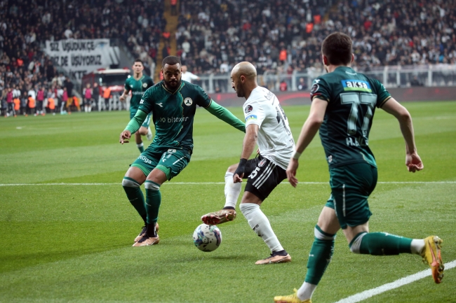 Kartal evinde coştu!