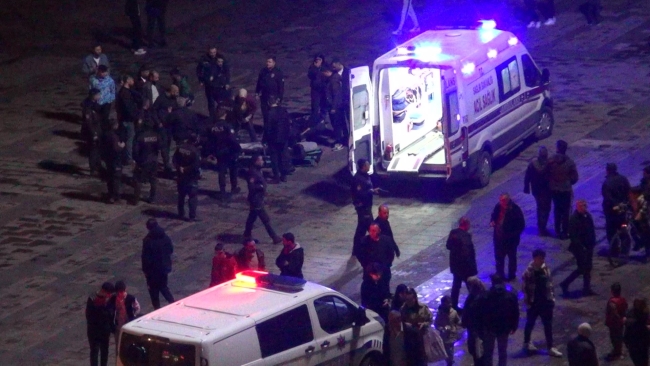 Kardeşiyle görüşmek isteyen şahsı bıçakladı