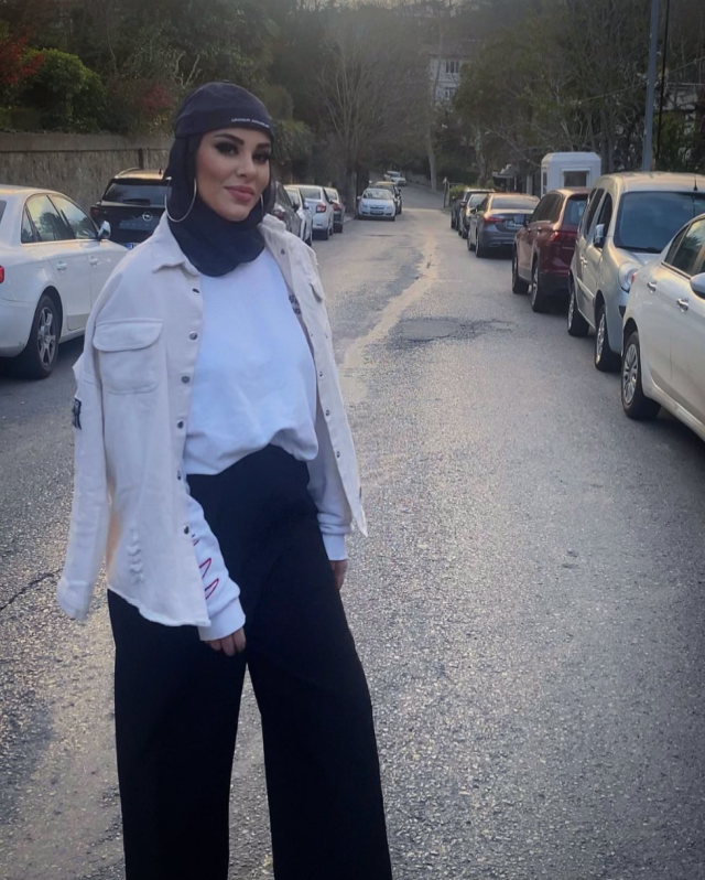 Tesettüre girmeye hazırlanan Tuğçe Tayfur, annesiyle iftar pozunu paylaştı
