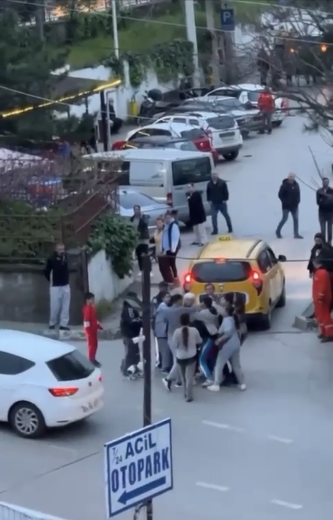 Bursa'da kadınların yan bakma kavgası