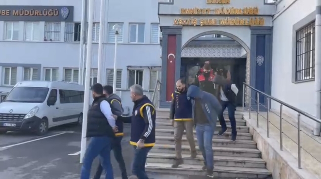 Bursa'da motosiklet hırsızlığı çetesi polisten kaçamadı