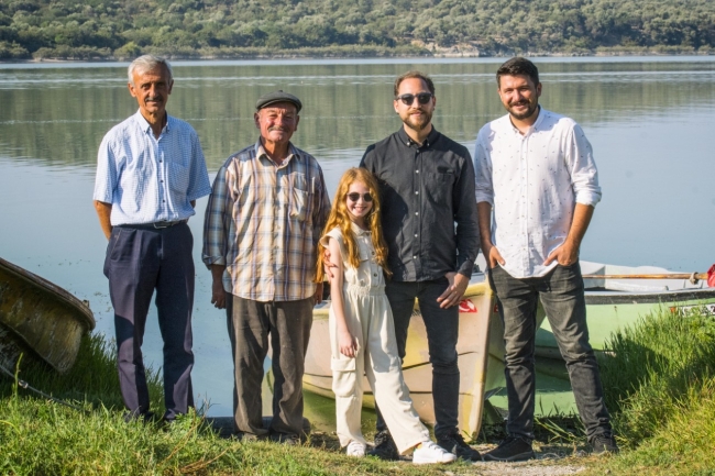 Balıkçı ile Yaren leyleğin dostluğu şarkıya konu oldu
