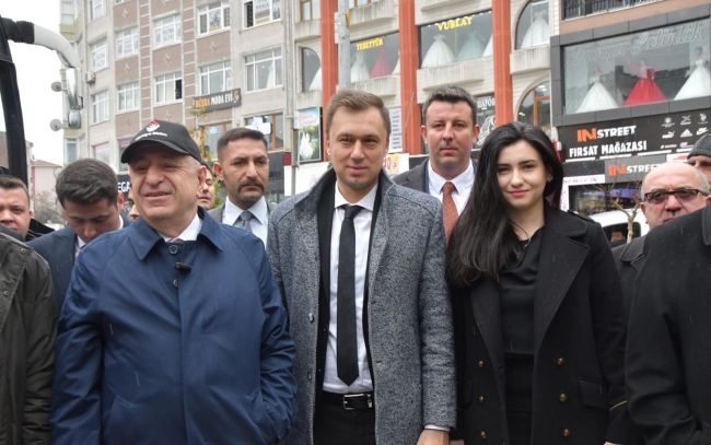 Ümit Özdağ: Gerekirse zorla tüm sığınmacıları vatanlarına yollayacağız