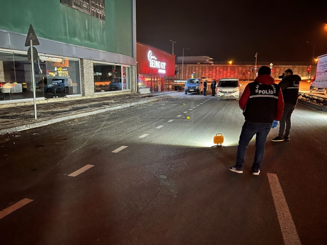 Bursa'da gece saatlerinde silah sesleri yankılandı