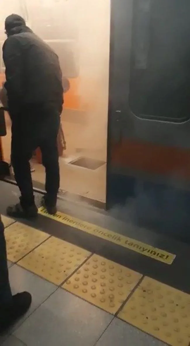 İstanbul'da metroda korku dolu anlar!
