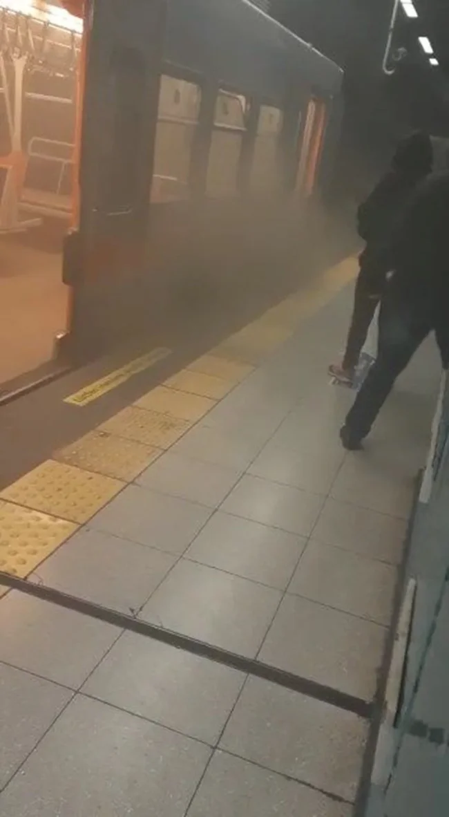 İstanbul'da metroda korku dolu anlar!