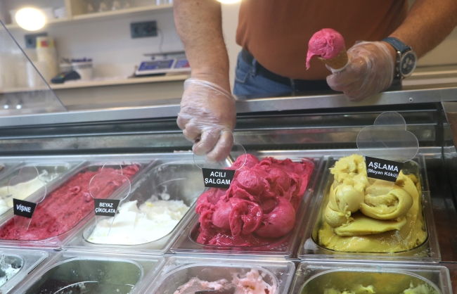 Adanalılar acılı şalgamdan dondurma üretti