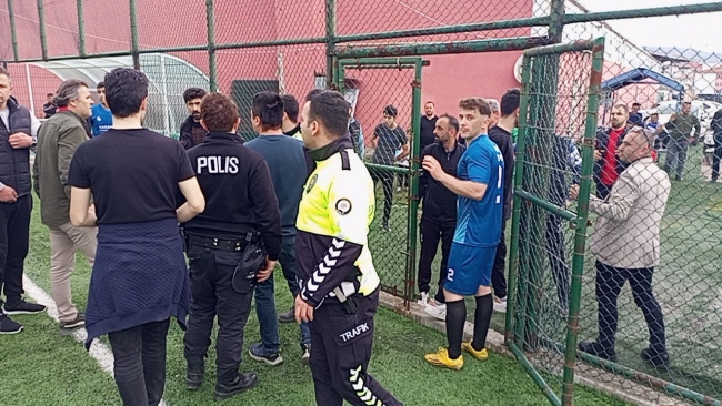 Maç sonrası saha karıştı