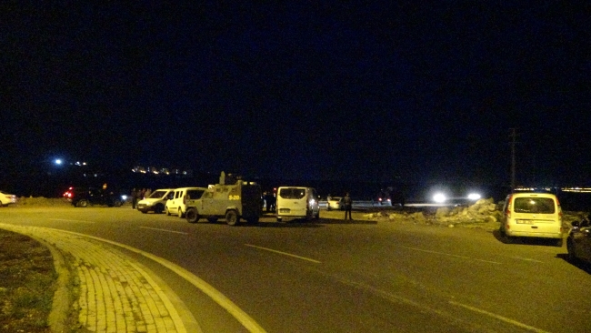Diyarbakır'da polis aracına silahlı saldırı