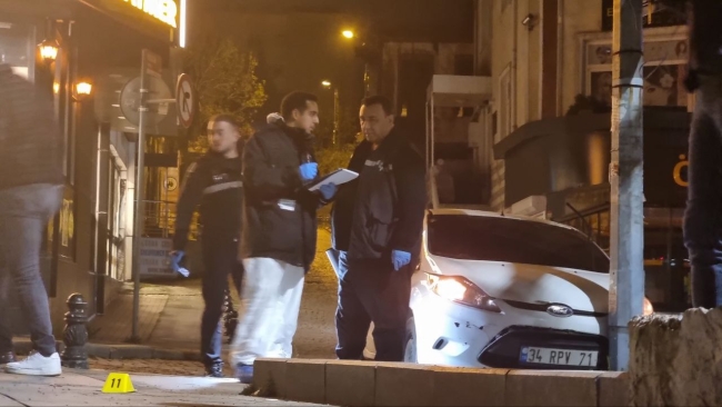 Park halindeki otomobile silahlı saldırı