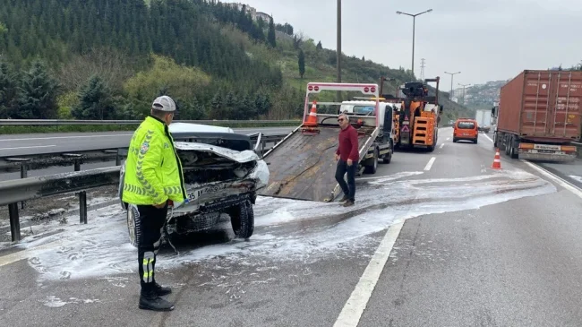 TEM otoyolunda trafiği kilitleyen kaza