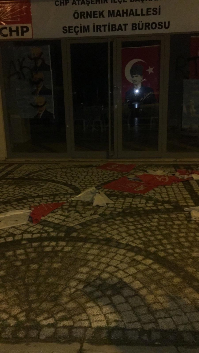 CHP Ataşehir temsilciliğine saldırı