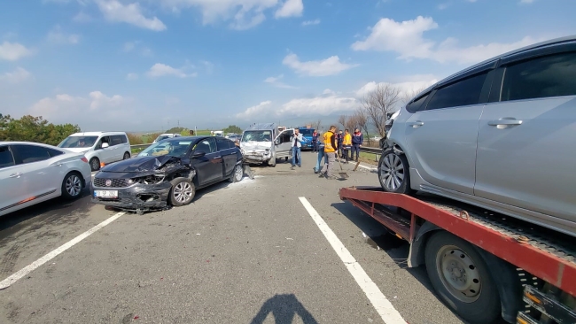 5 araç birbiriyle çarpıştı: 6 yaralı