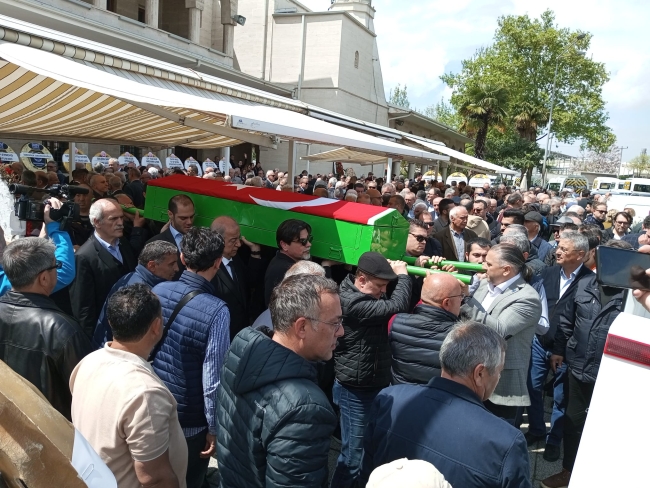 Bursa Ayhan Hoca'ya veda ediyor