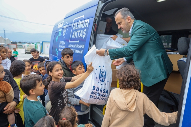 Büyükşehir'den minik depremzedelere bayramlık
