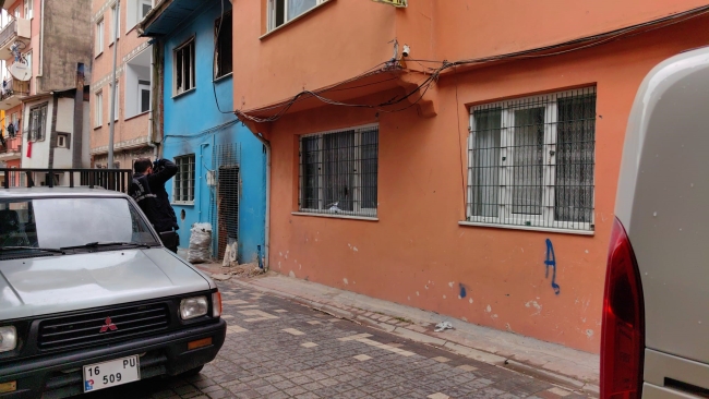 Bursa'da hem tüfekle hem de tabancayla vuruldu