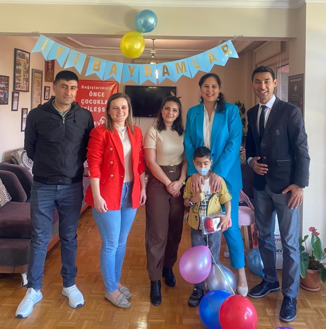 Bursa'da Lösemili miniklerin çifte bayram sevinci