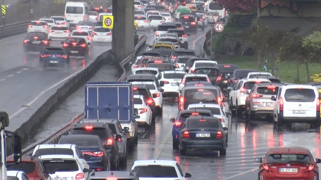 İstanbul trafiğinde bayram yoğunluğu
