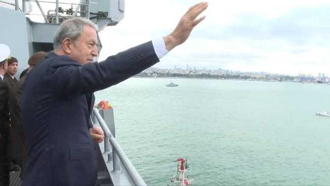 MSB, TCG Anadolu'nun demir aldığı anları paylaştı