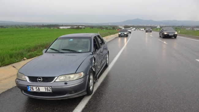 Otomobille çarpışan motosiklet sürücüsü hayatını kaybetti