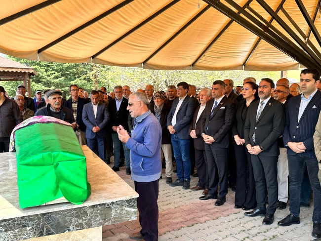 Kılıçdaroğlu'nun halası son yolculuğuna uğurlandı