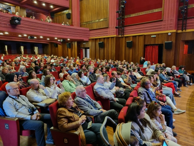 Sahne çocukların