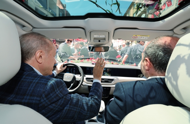 Cumhurbaşkanı Erdoğan Bursa'ya Togg ile giriş yaptı