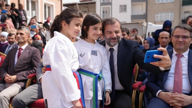 "Çocuklarımızın gözlerindeki bayram ışıltısı hiç sönmesin”