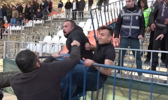 Futbolcu ve taraftarlar ölümden döndü