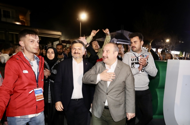 Bakan Varank TOGG Bursa'da için çekiliş yaptı