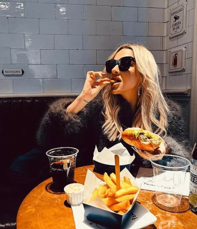 Hadise başarısını işte böyle kutladı